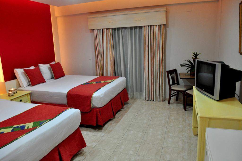 Hotel & Casino Flamboyan ปุนตากานา ภายนอก รูปภาพ